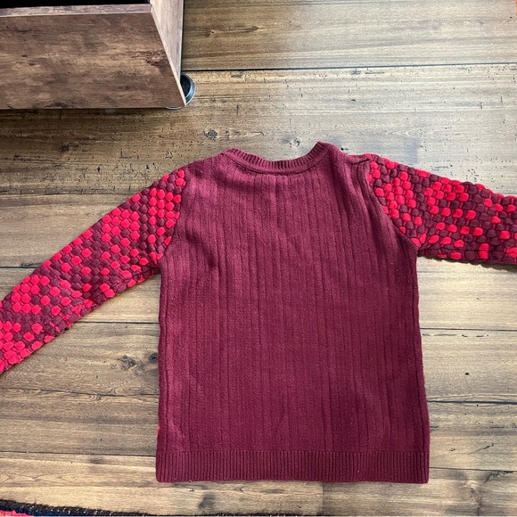 Red and burgandy warm sweater Romeo + Juliet size M - Picture 3 of 6